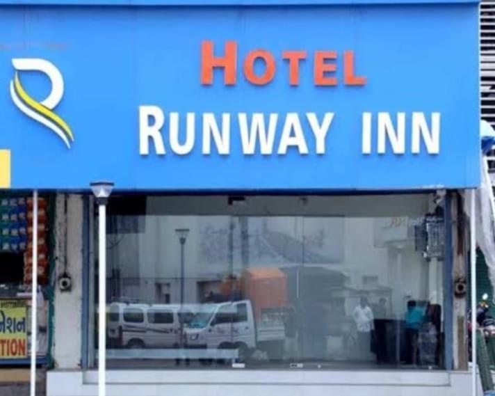 Hotel Runway Inn أحمد أباد المظهر الخارجي الصورة
