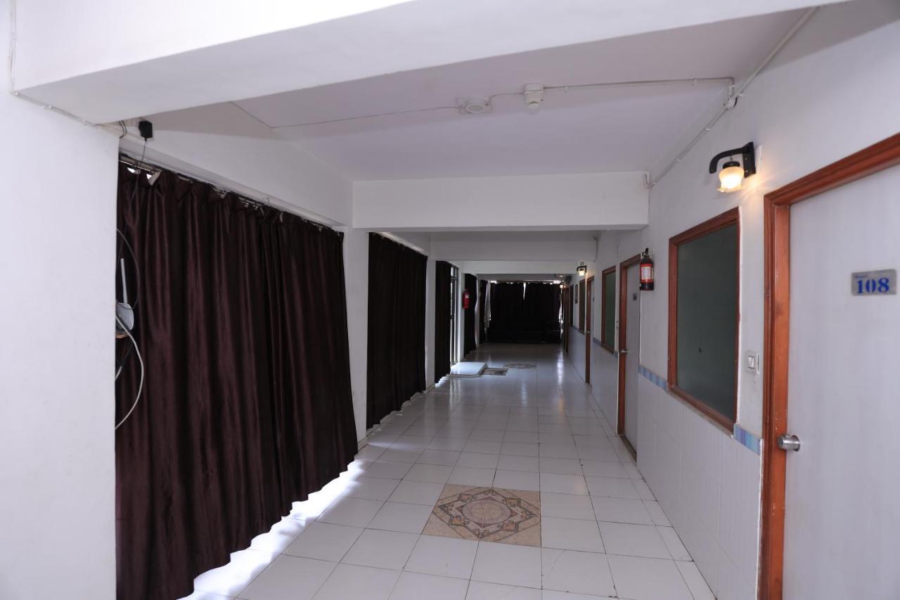 Hotel Runway Inn أحمد أباد المظهر الخارجي الصورة